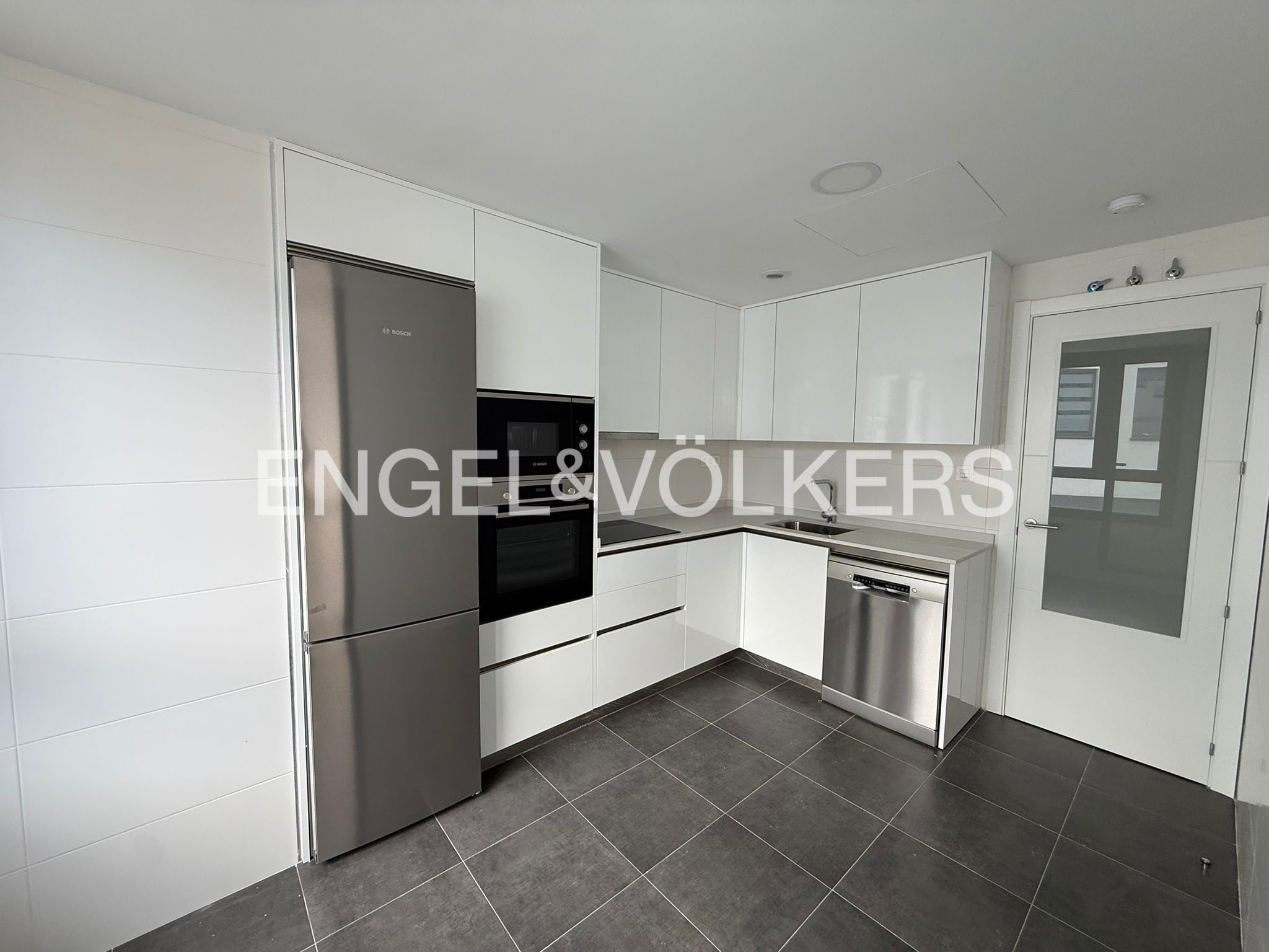 Cocina de Apartamento de alquiler en Pozuelo de Alarcón con Aire acondicionado, Calefacción y Piscina