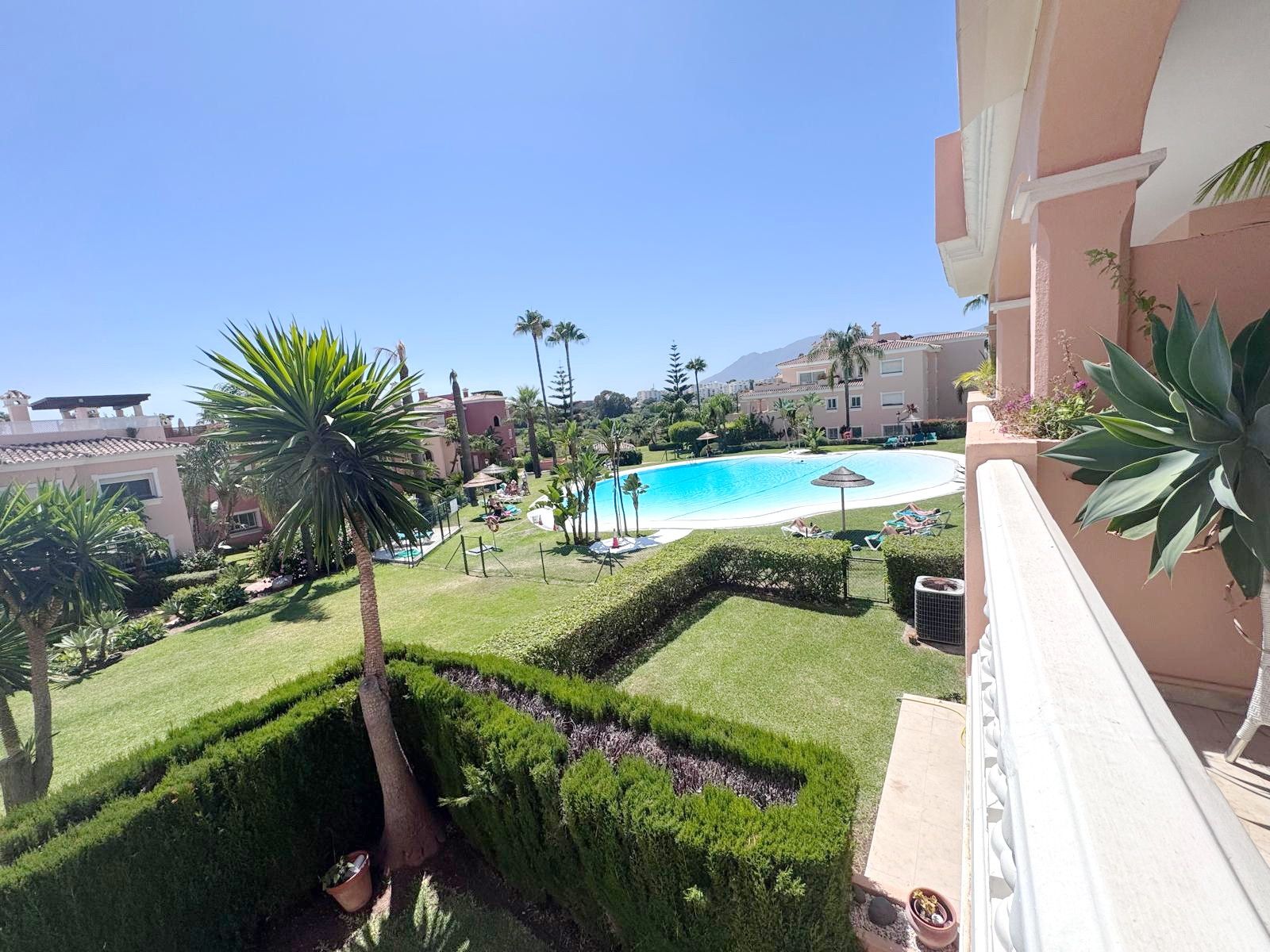 Jardí de Apartament en venda en Estepona amb Aire condicionat, Terrassa i Piscina