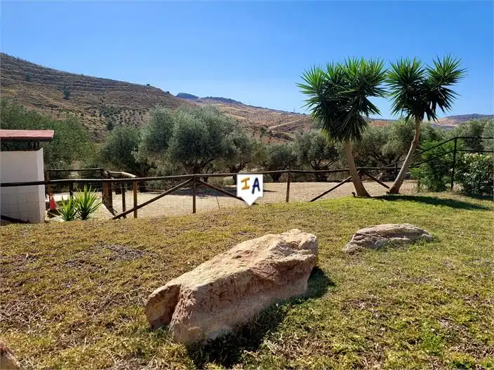 Houses for sale in Valle de Abdalajís  with Air Conditioner and Storage room