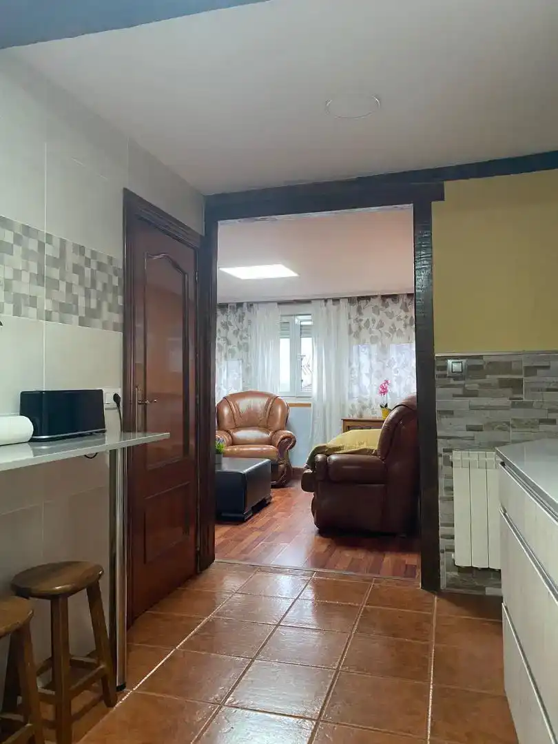 Sala d'estar de Casa adosada en venda en Mieres (Asturias) amb Balcó
