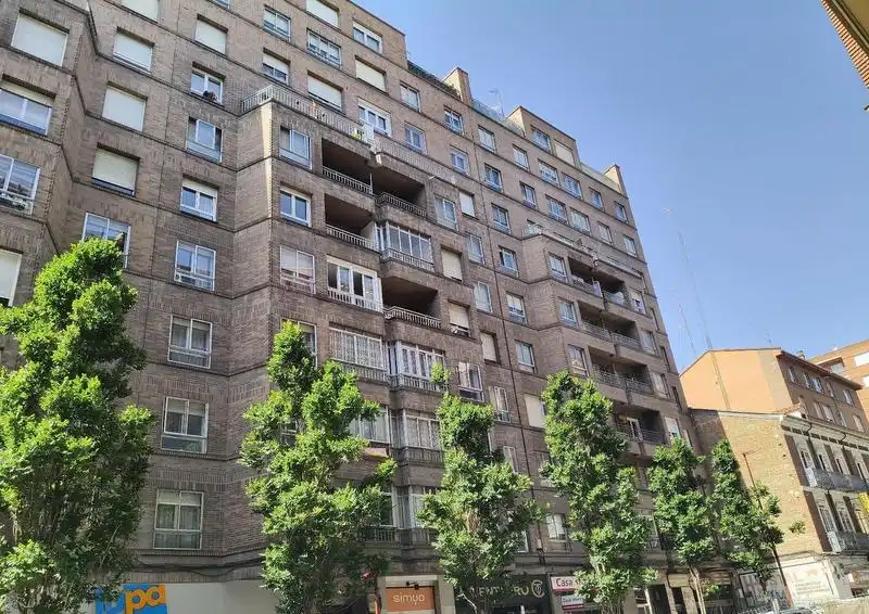 Piso con ascensor en venta en Circular