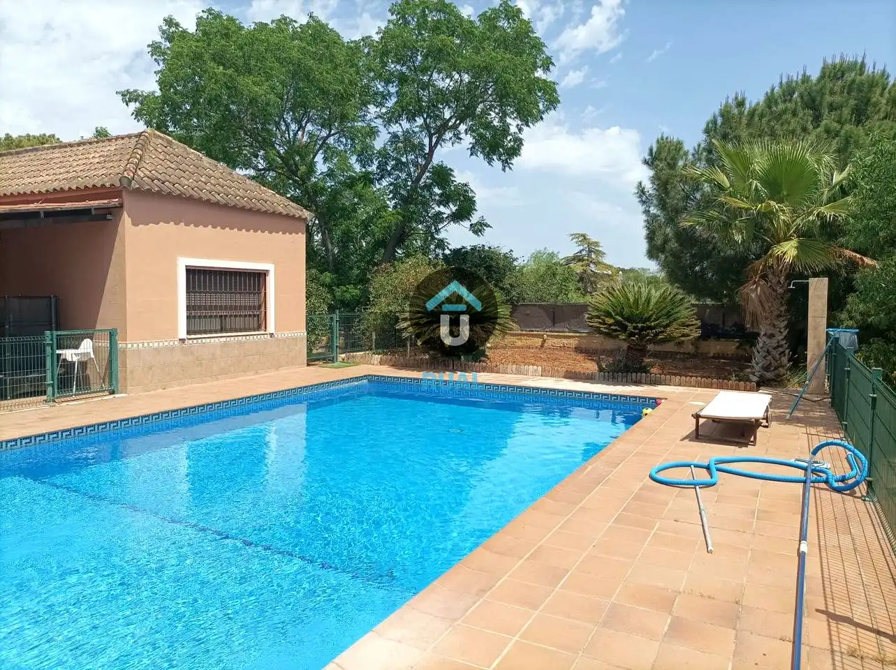 Piscina de Casa o chalet en venta en Mairena del Aljarafe con Aire acondicionado, Jardín privado y Terraza