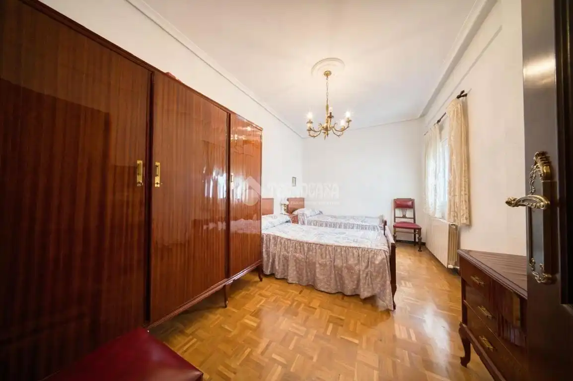 Habitación de Piso en venta en Valladolid con Calefacción, Parquet y Terraza