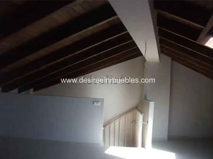Duplexes for rent in Carrer de Pere Aleixandre, Mont-Olivet