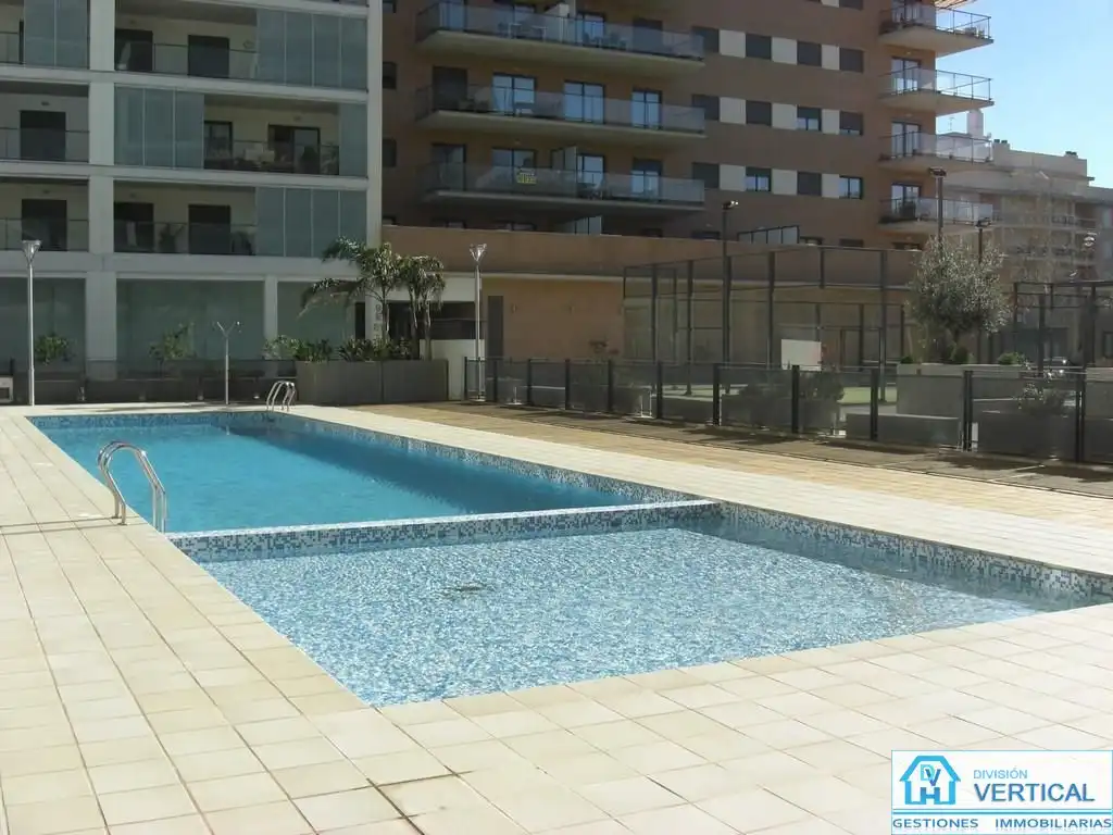 Piscina de Pis de lloguer en Paterna amb Aire condicionat, Calefacció i Terrassa