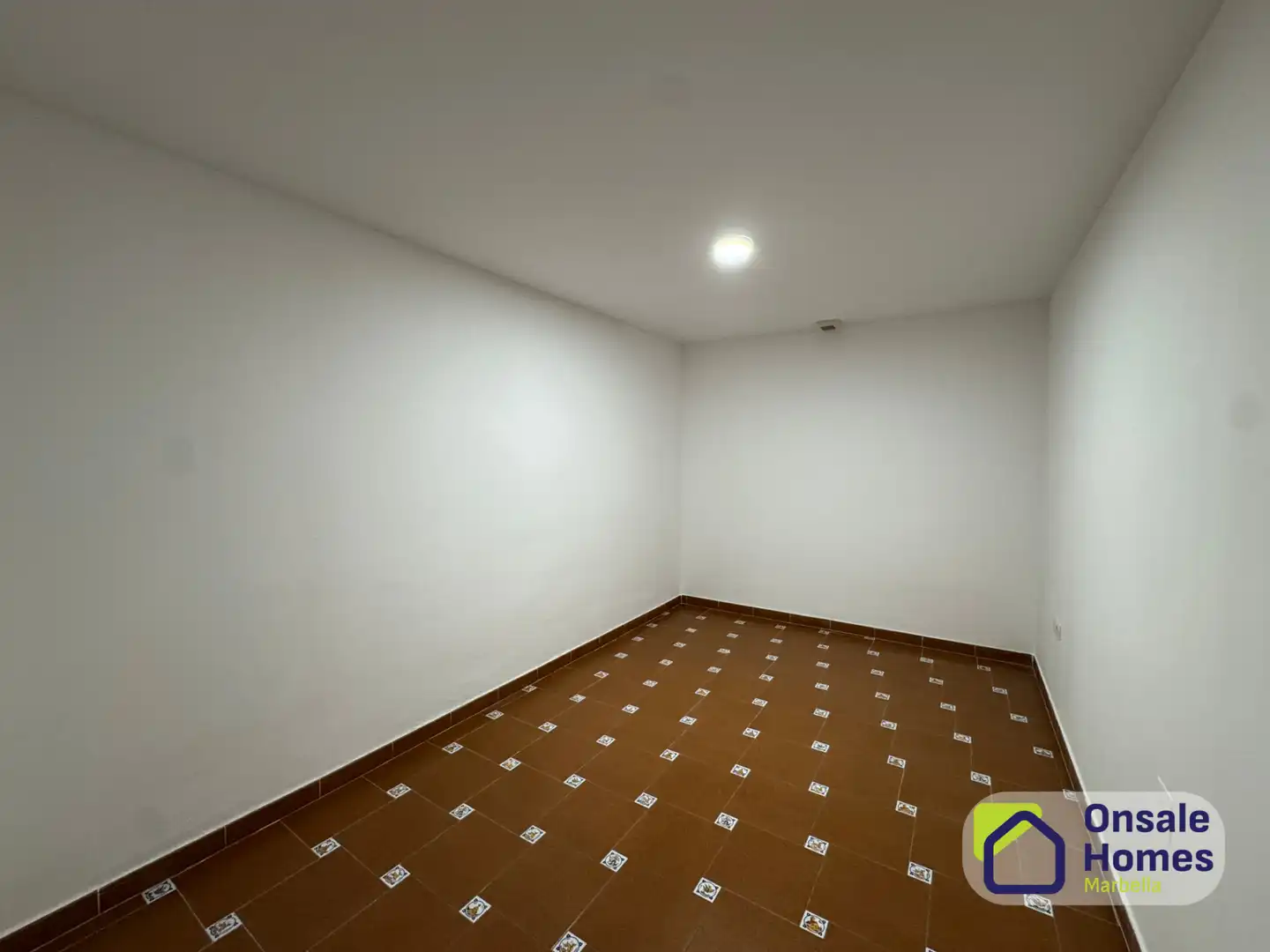 Casa adosada en venta en Marbella con Terraza, Balcón y Alarma