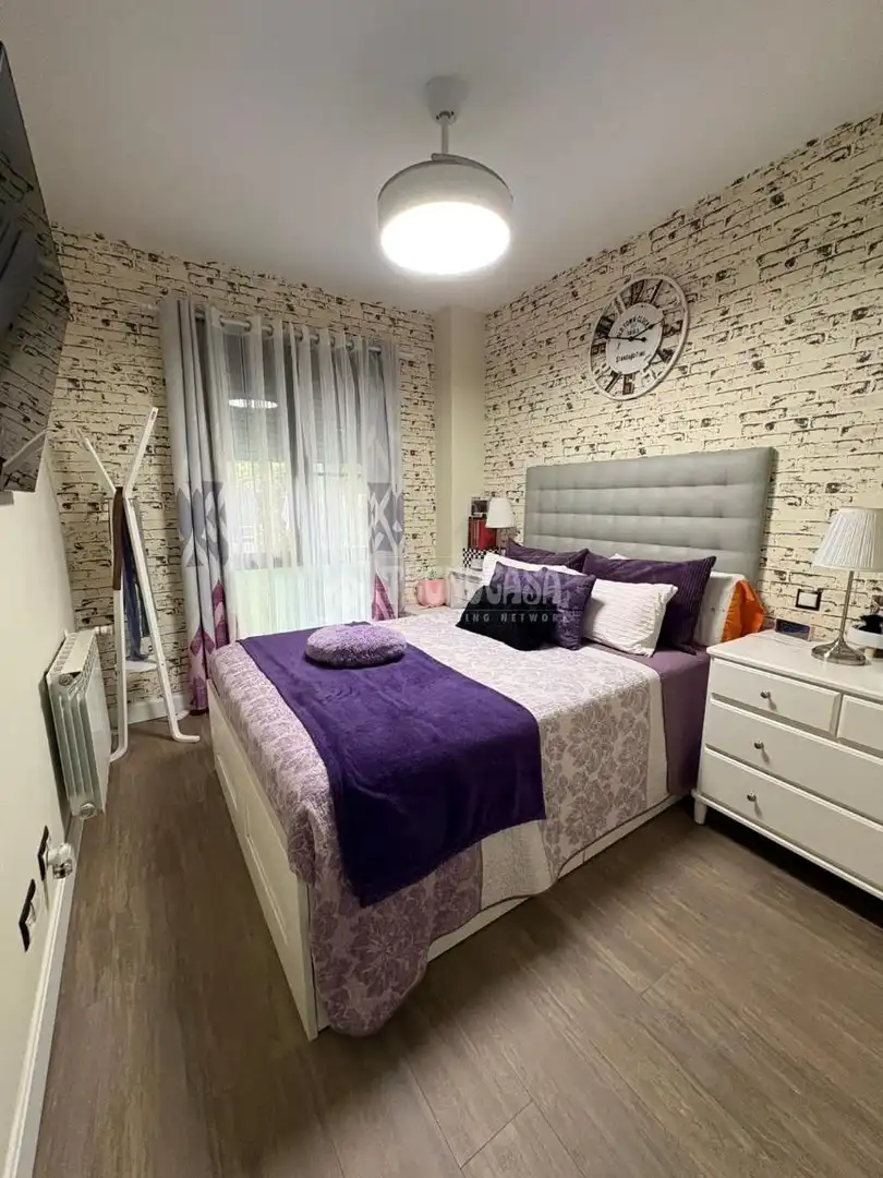 Bedroom of Flat for sale in Parla  with Air Conditioner and Storage room