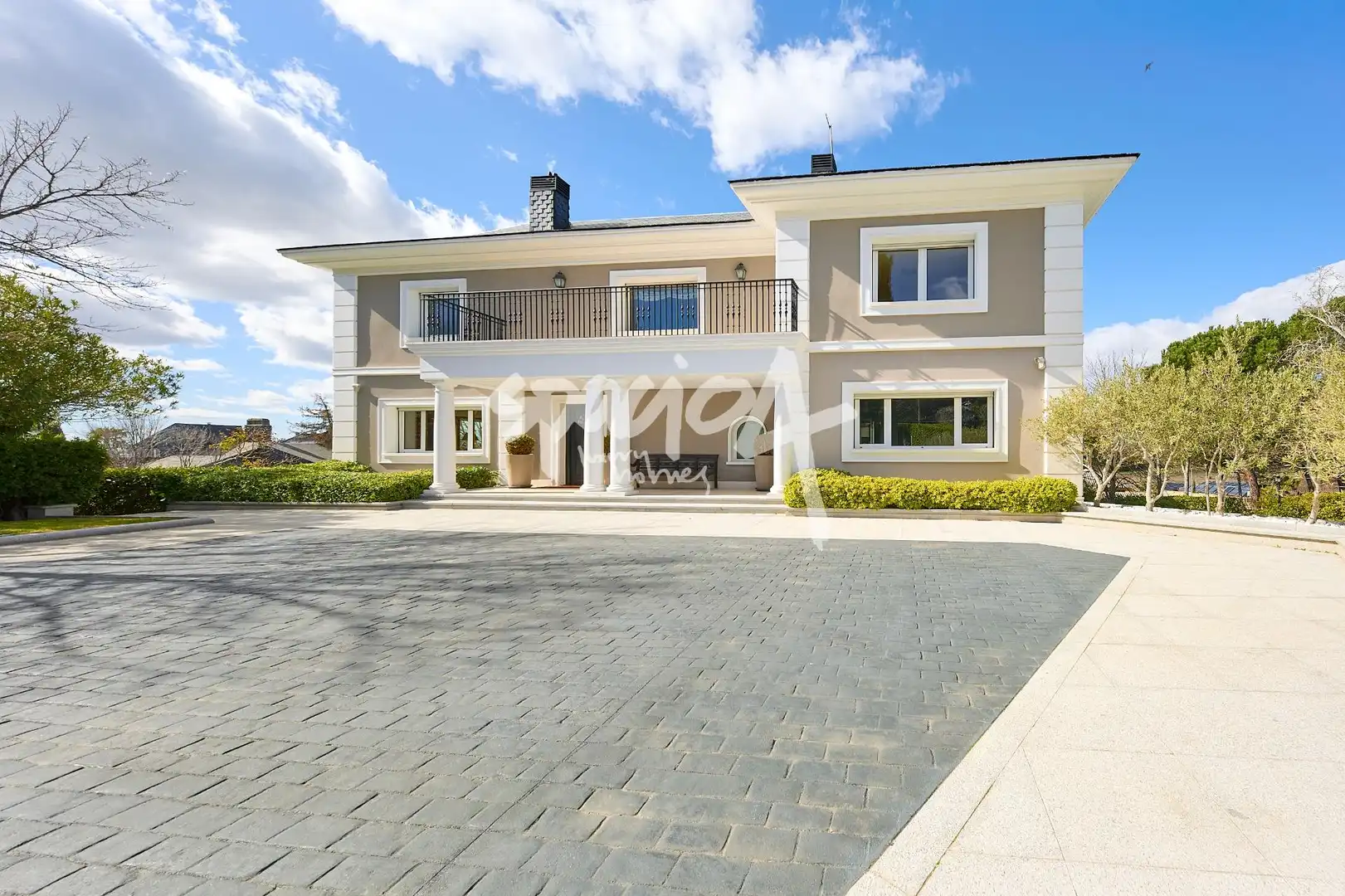 Villa mit Pool zum Verkauf in Calle Chueca