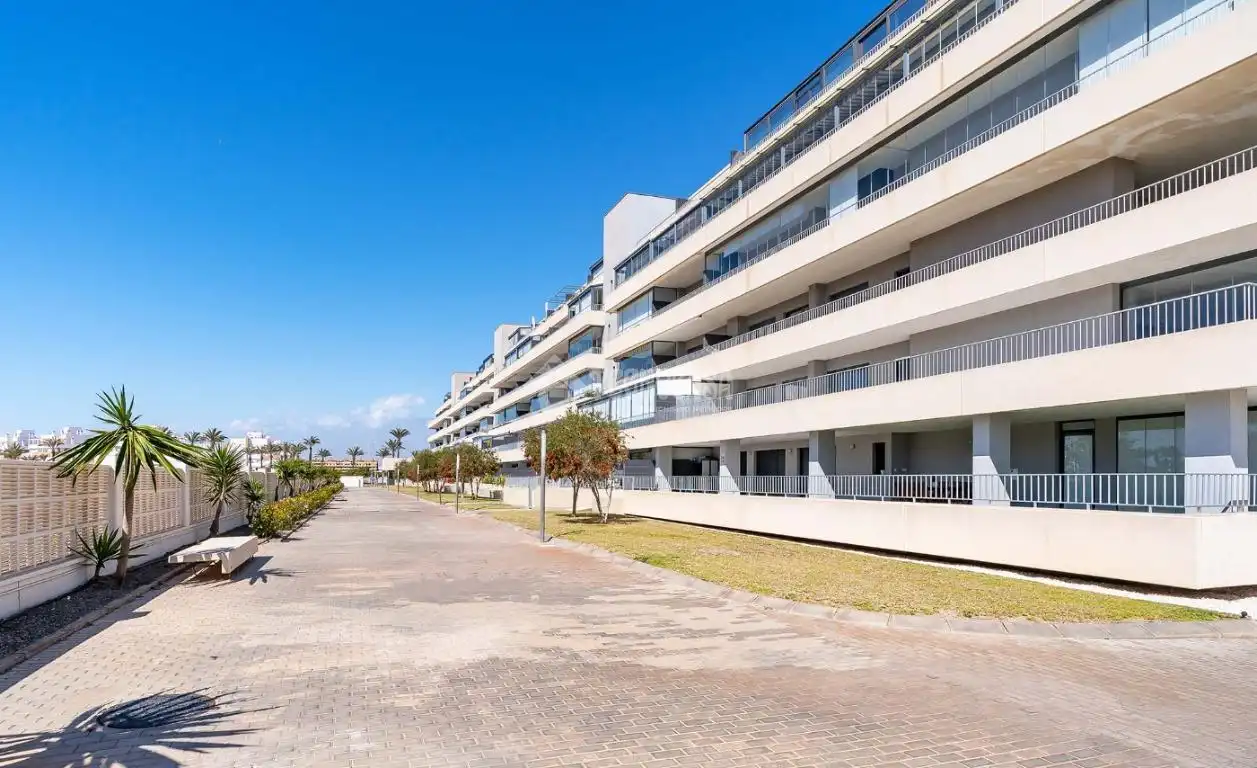 Vista exterior de Piso en venta en Roquetas de Mar con Aire acondicionado, Terraza y Amueblado