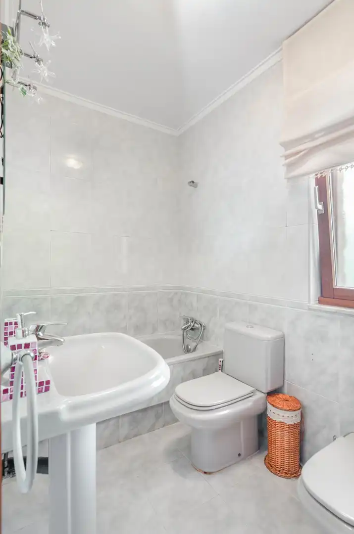 Baño de Casa o chalet en venta en Pravia con Calefacción, Jardín privado y Parquet
