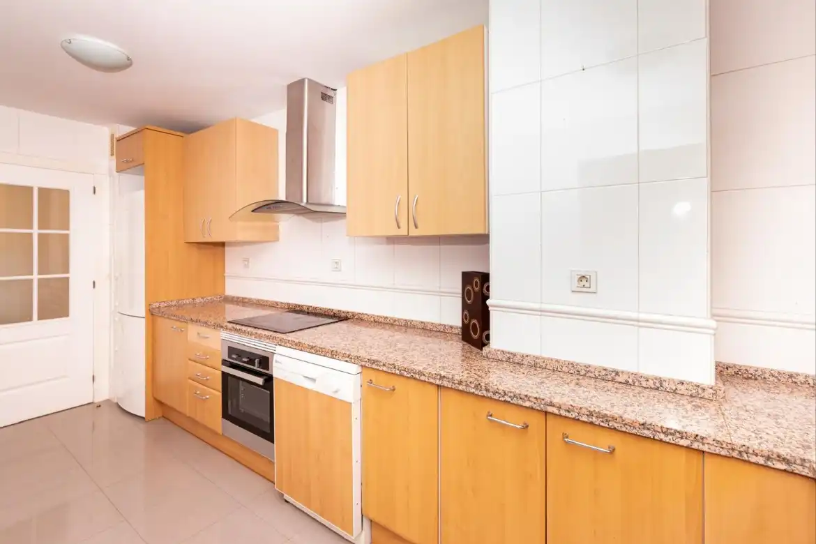 Cuina de Apartament en venda en Estepona amb Aire condicionat, Calefacció i Jardí privat