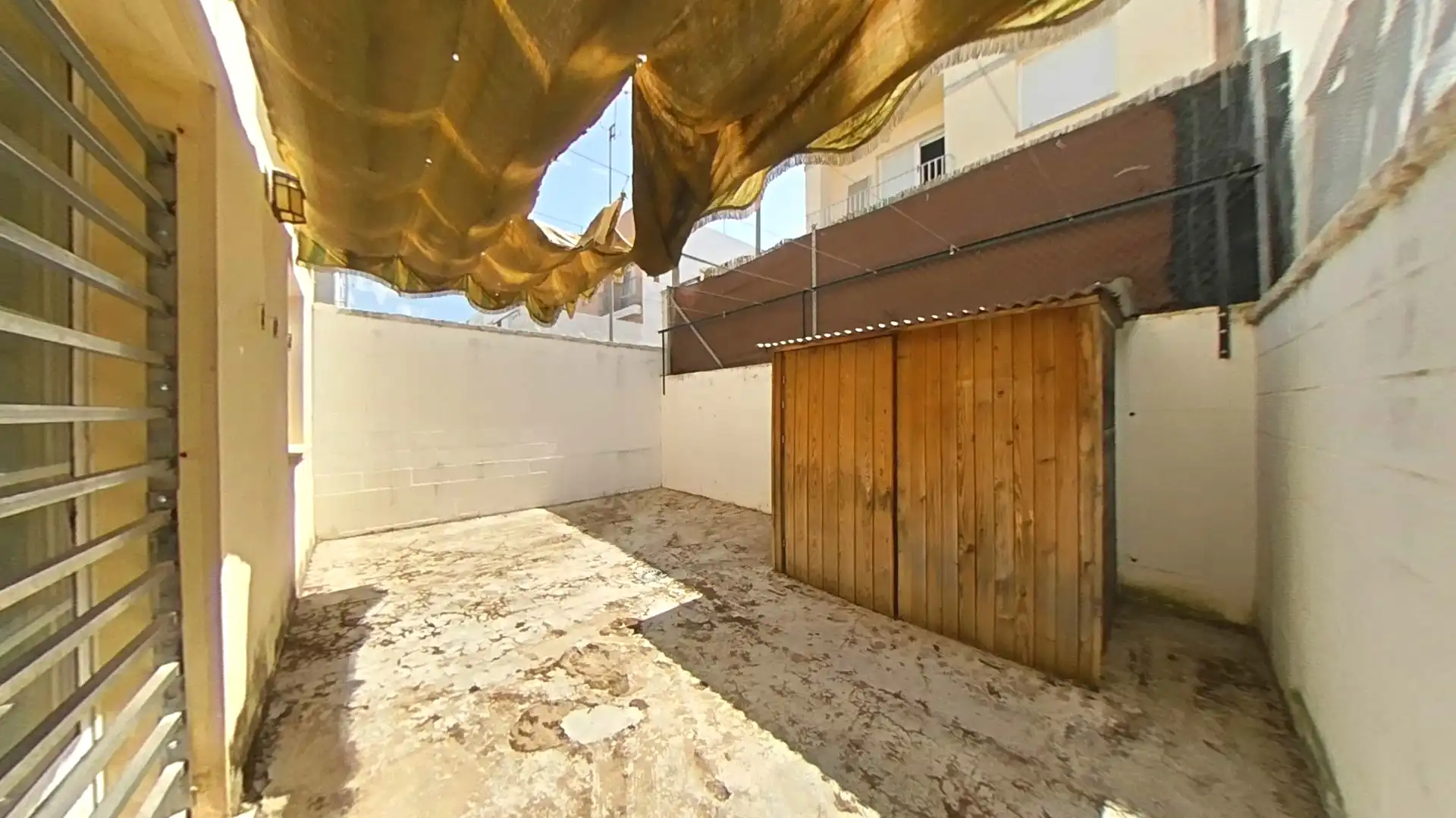 Vista exterior de Casa adosada en venda en Gerena amb Traster i Balcó