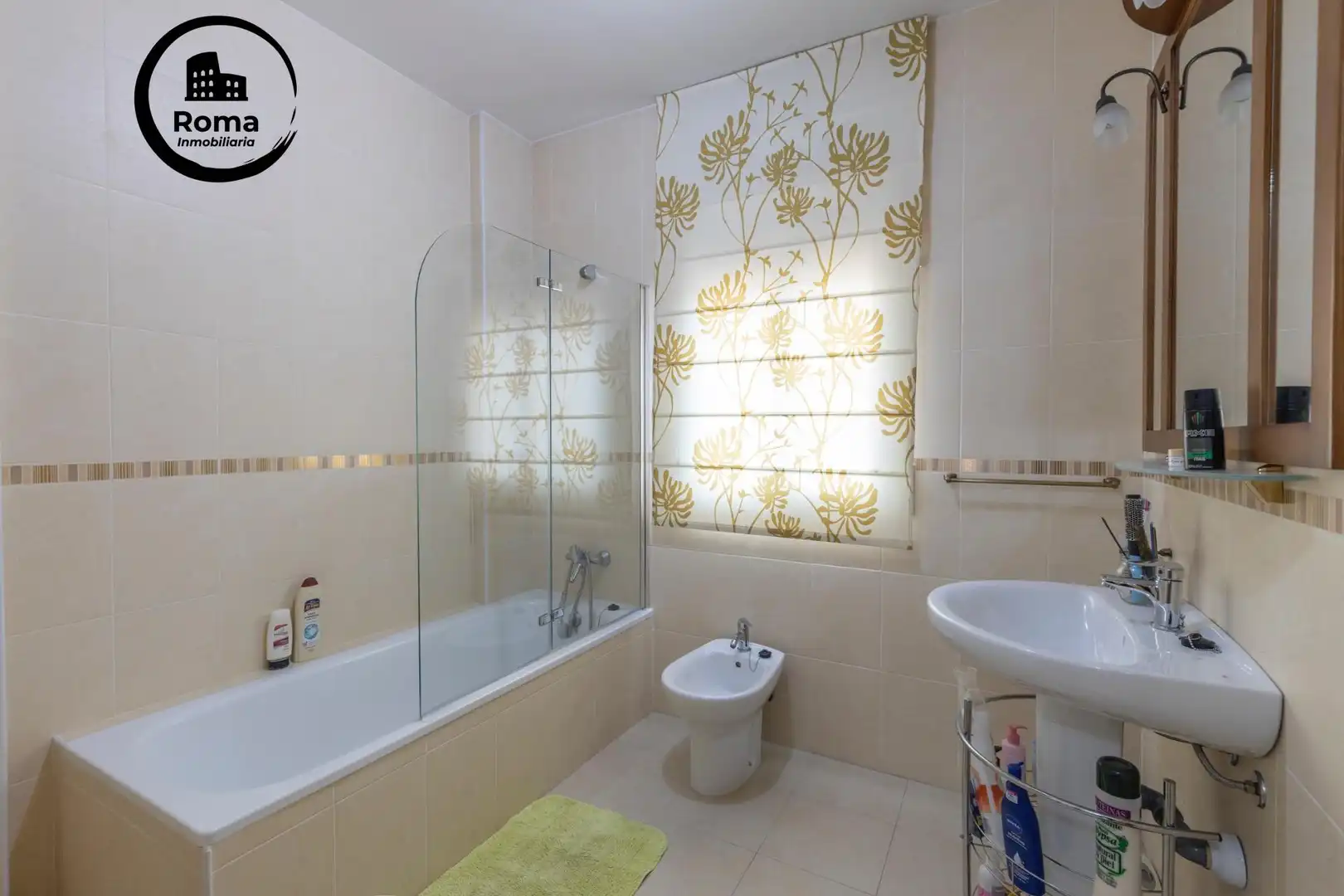 Badezimmer von Einfamilien-Reihenhaus zum Verkauf in Vegas del Genil mit Klimaanlage, Heizung und Terrasse