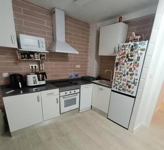 Local comercial en Alquiler en Carrer del Marqués de Montortal en Torrefiel