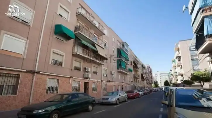 Vista exterior de Pis en venda en Elche / Elx amb Terrassa i Balcó