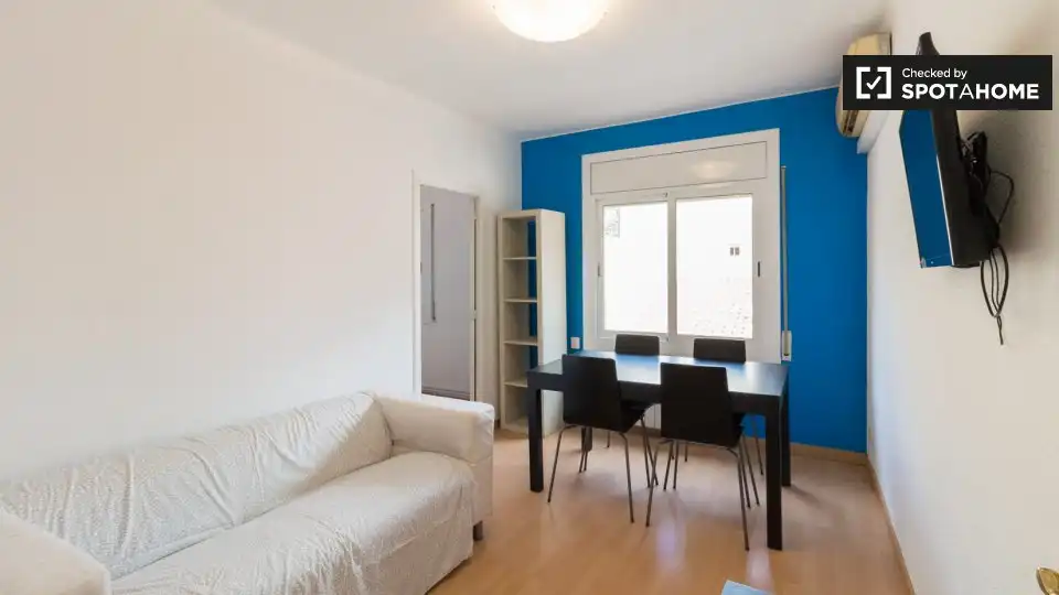 Living room of Flat for share in L'Hospitalet de Llobregat  with Air Conditioner, Heating and Furnished