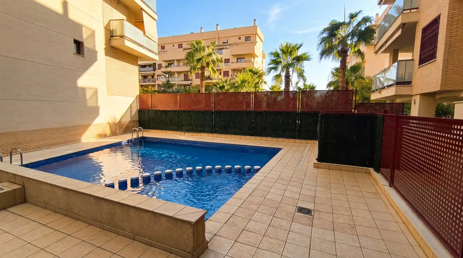 Piso con piscina en venta en Carrer Velázquez 3, imagen 2