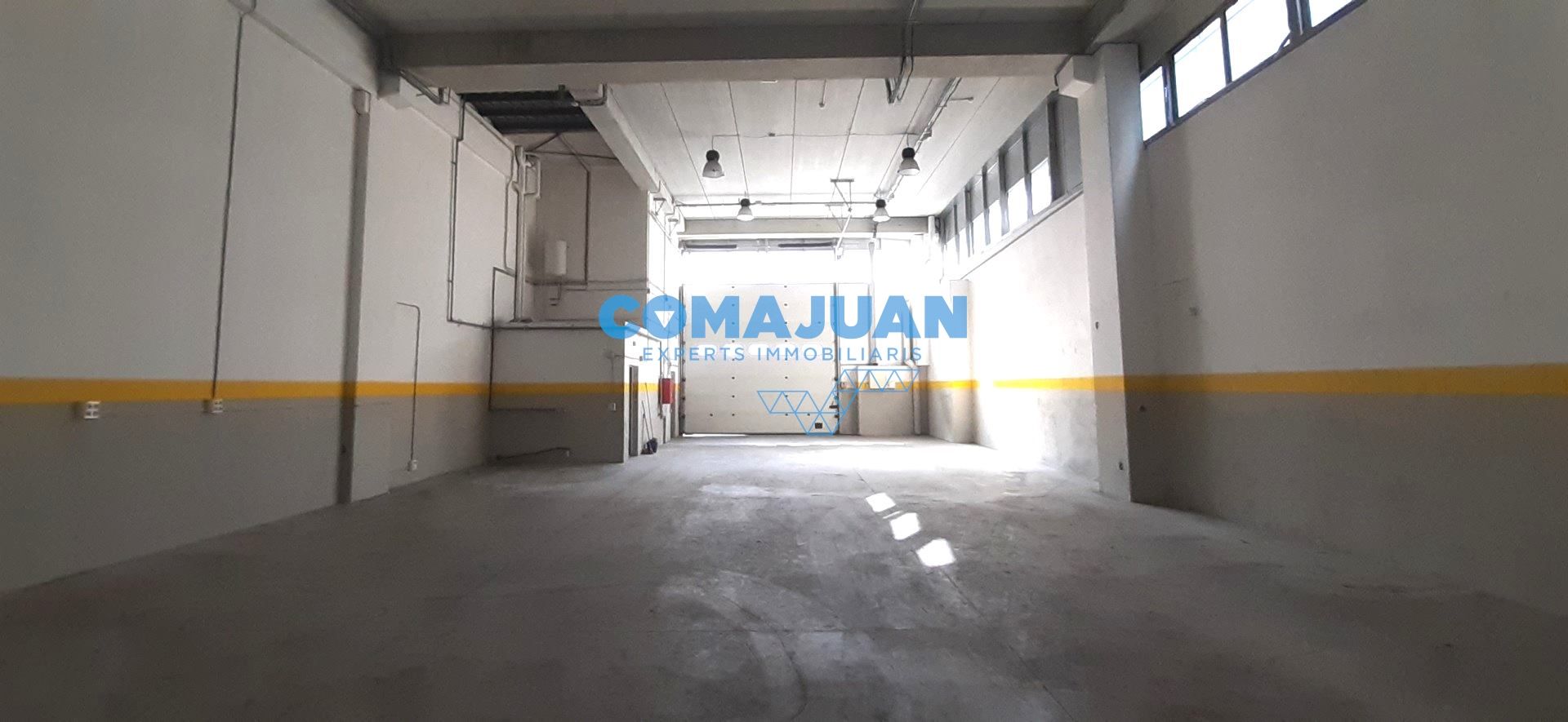 Nau industrial de lloguer en Badalona