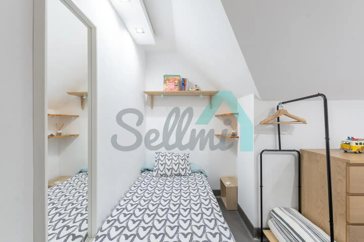 Bedroom of Flat for share in Oviedo   with Heating, Furnished and Internet