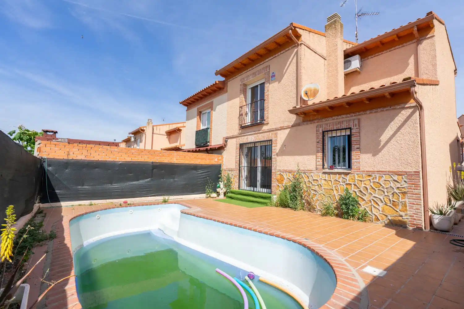 Piscina de Casa adosada en venta en Santa Cruz del Retamar con Calefacción y Piscina