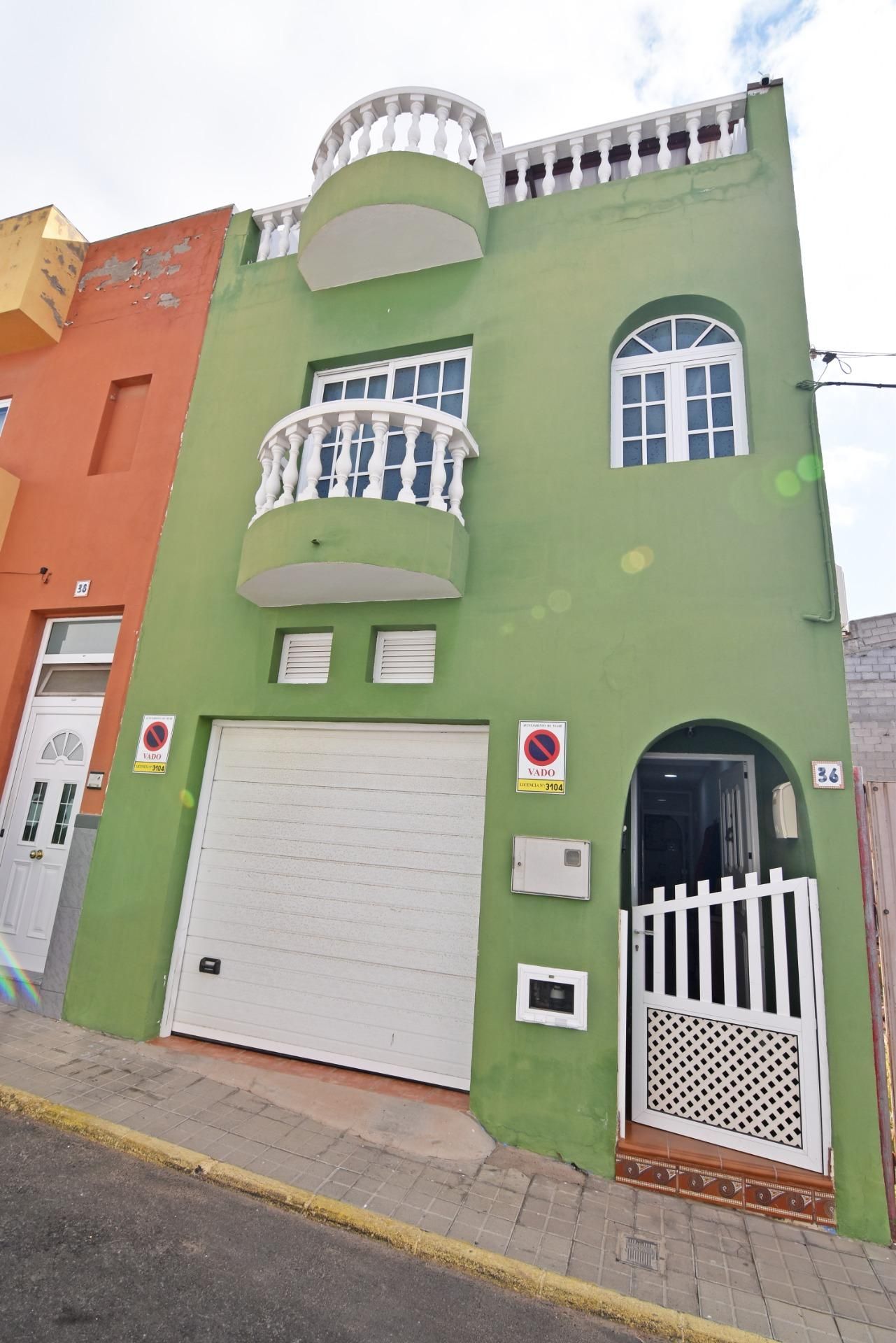 Exterior view of Single-family semi-detached for sale in Telde  with Air Conditioner, Storage room and Balcony