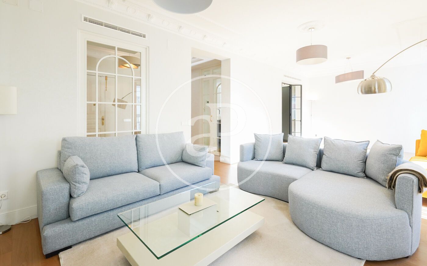Living room of Flat for sale in  Madrid Capital  with Air Conditioner, Heating and Storage room
