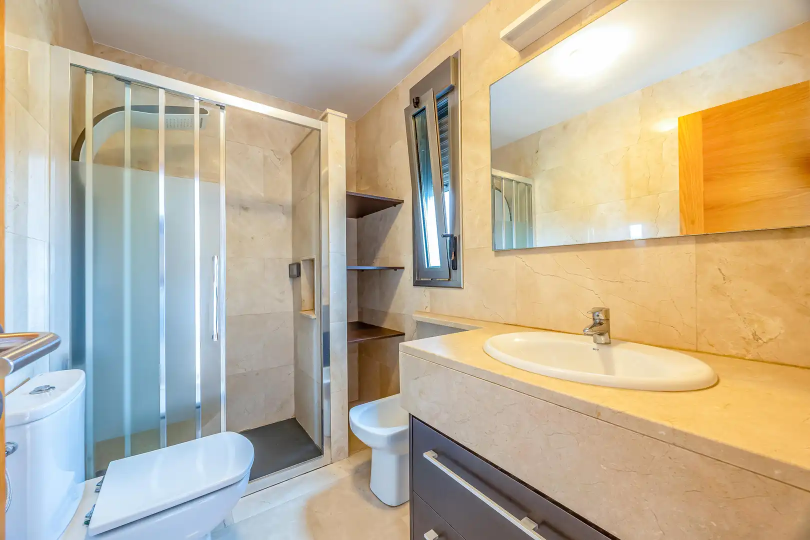 Baño de Casa o chalet de alquiler en Telde con Jardín privado, Terraza y Trastero