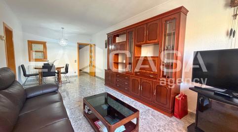 Foto 2 de Piso en venta en Casagemes, Badalona