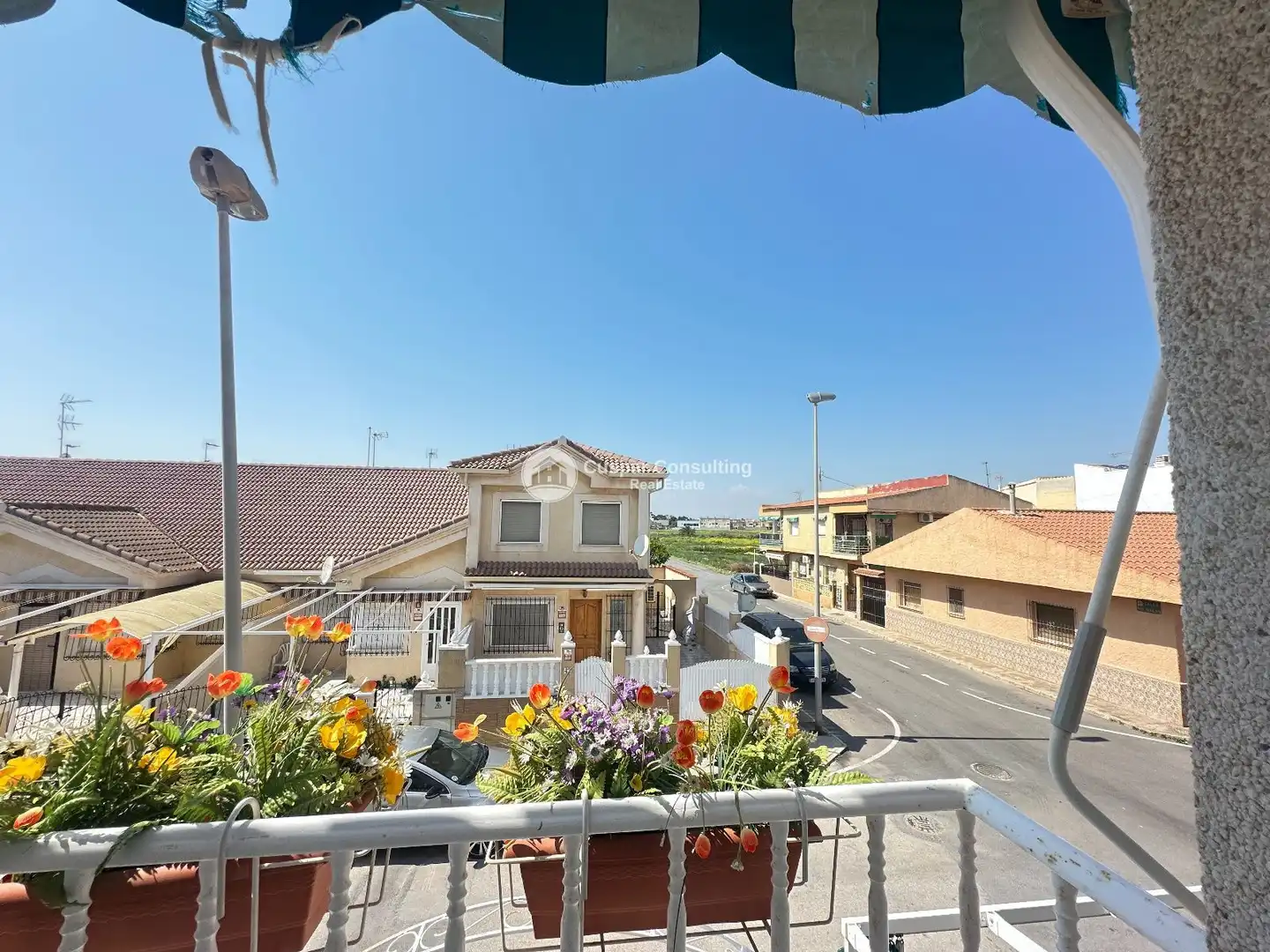 Vista exterior de Dúplex en venda en San Pedro del Pinatar amb Terrassa, Traster i Moblat