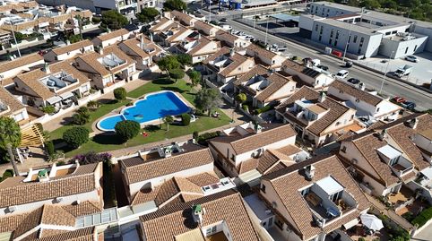 Foto 3 de Casa o xalet en venda a La Zenia, Orihuela