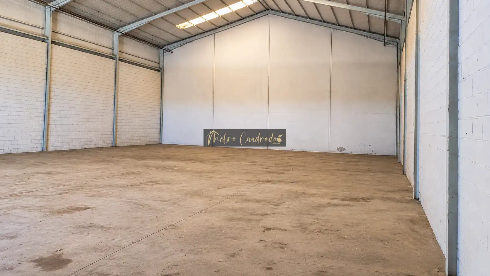 Nave industrial de alquiler en Mérida