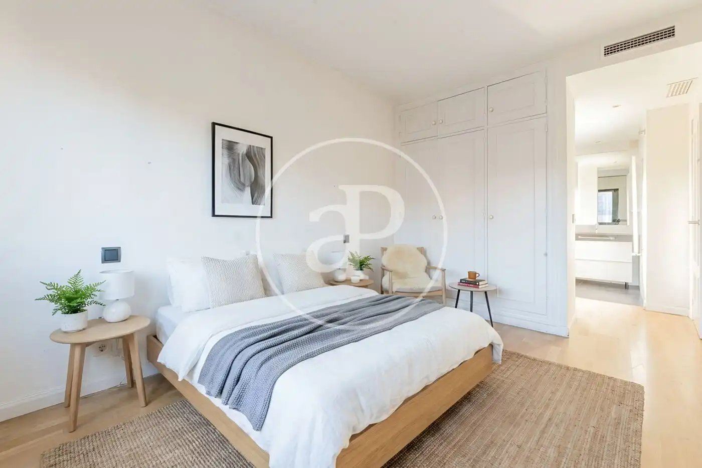 Schlafzimmer von Wohnung zum Verkauf in La Moraleja mit Klimaanlage, Heizung und Privatgarten