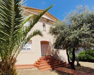 Vista exterior de Casa o xalet en venda en Cáceres Capital amb Aire condicionat, Calefacció i Jardí privat