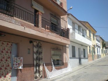 Haus zum Verkauf in Calle ALVARO BAZAN 1