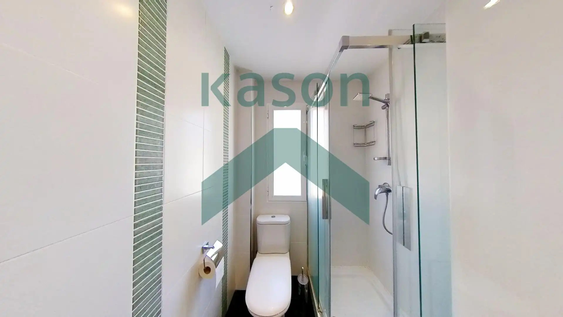 Badezimmer von Wohnung zum Verkauf in Madrid mit Klimaanlage und Heizung