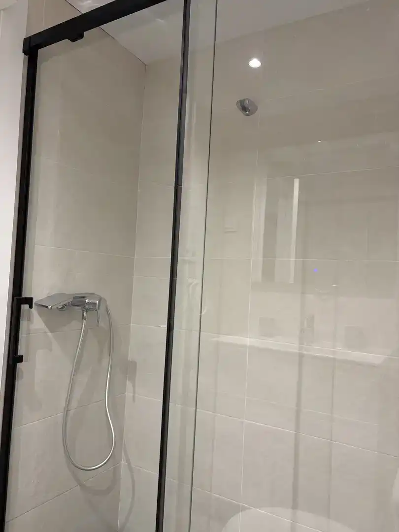Bany de Pis en venda en Torrelavega  amb Balcó