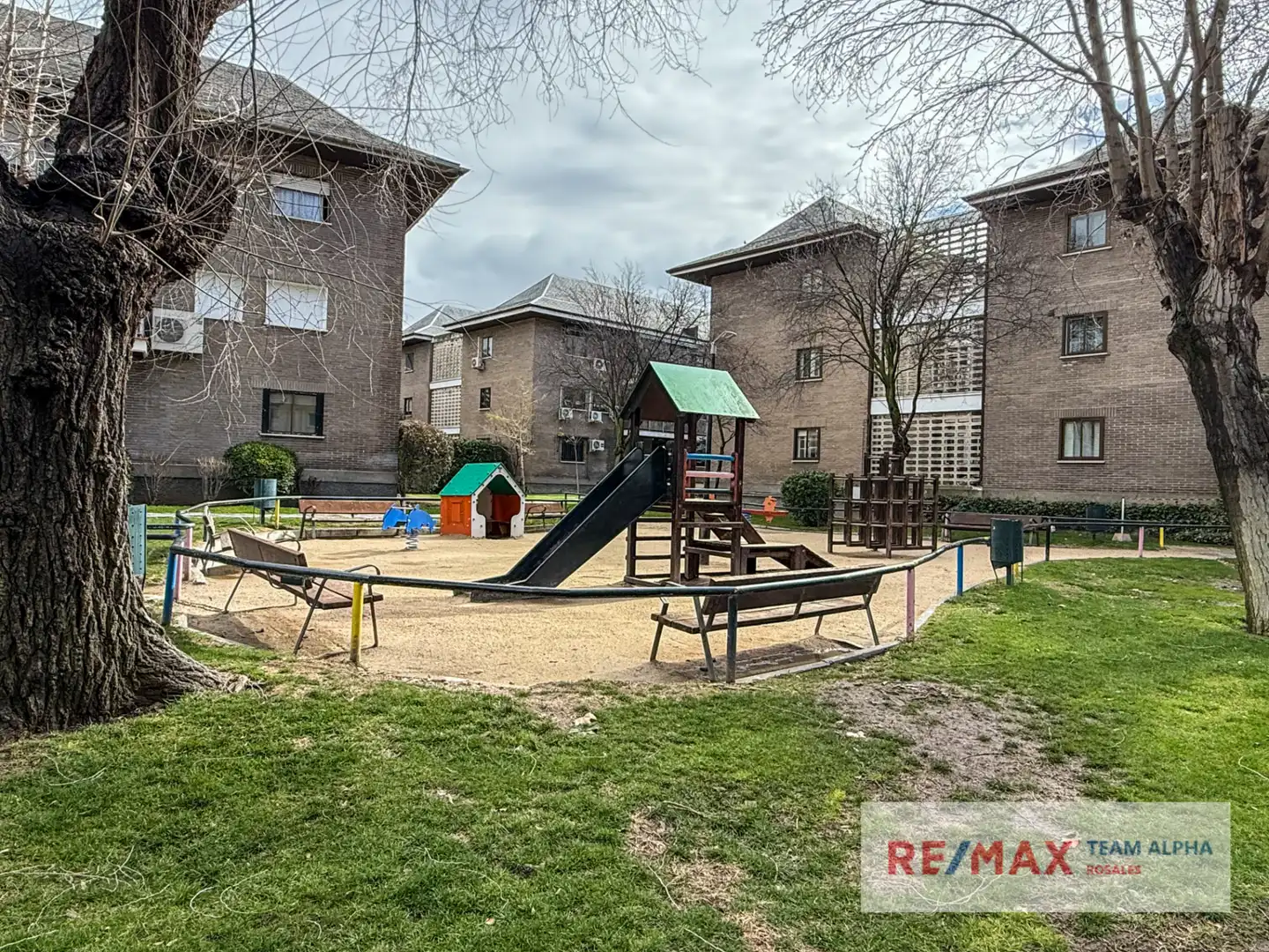 Vista exterior de Piso en venta en Paracuellos de Jarama con Aire acondicionado, Calefacción y Jardín privado