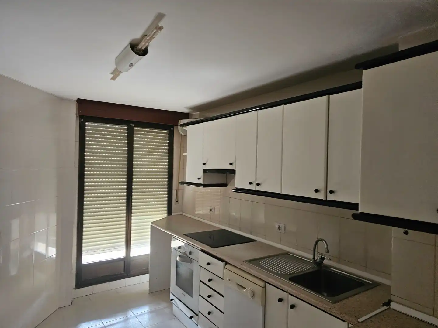 Küche von Wohnung zum Verkauf in Pradoluengo mit Terrasse und Abstellraum