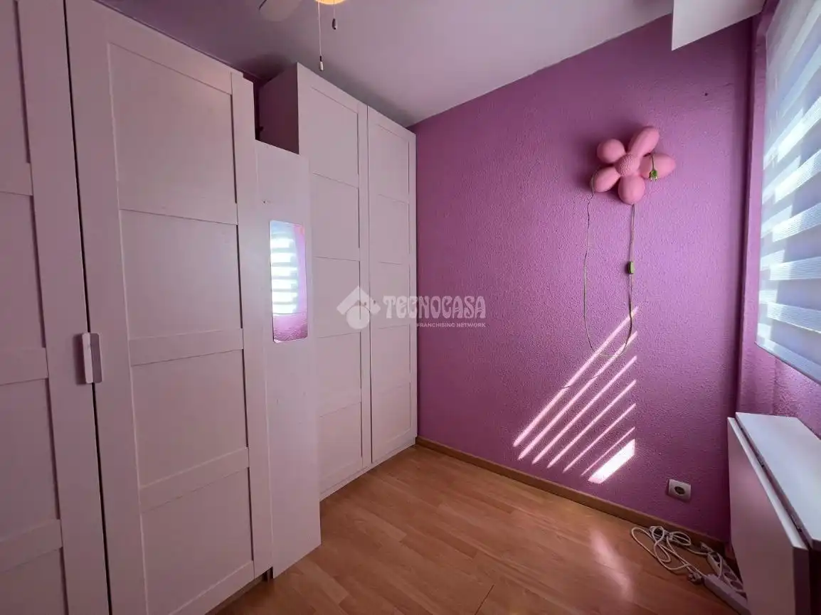 Bedroom of Flat for sale in Zaragoza  with Air Conditioner