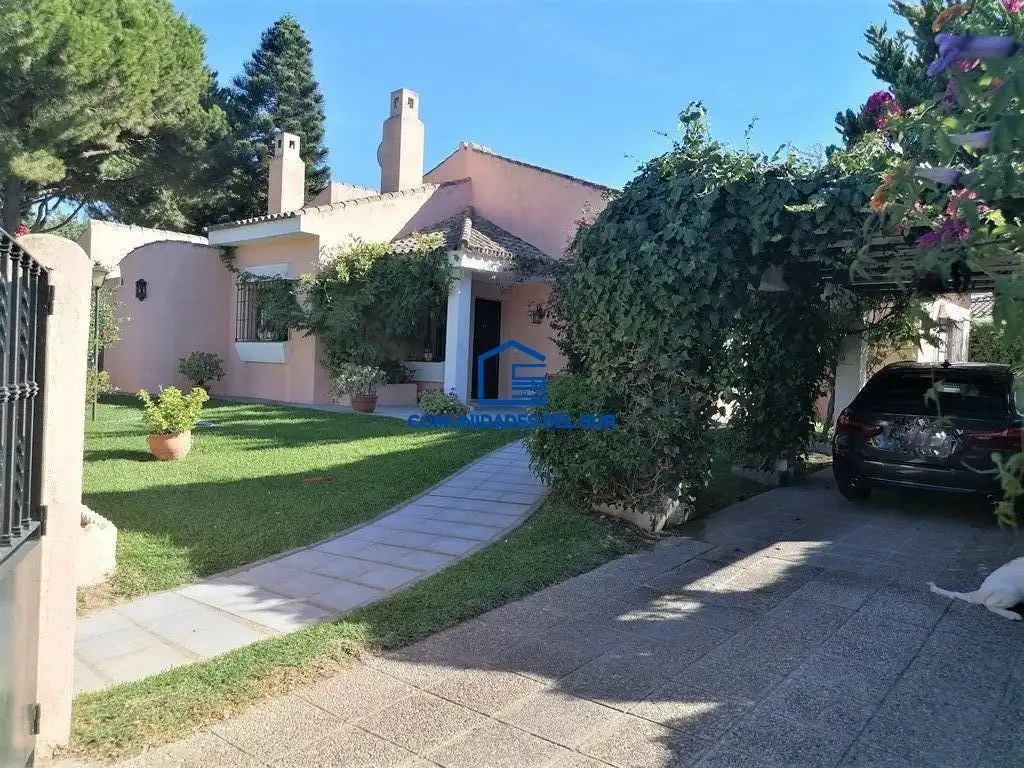 Exterior view of Houses for rent in El Puerto de Santa María  with Air Conditioner, Private garden and Swimming Pool
