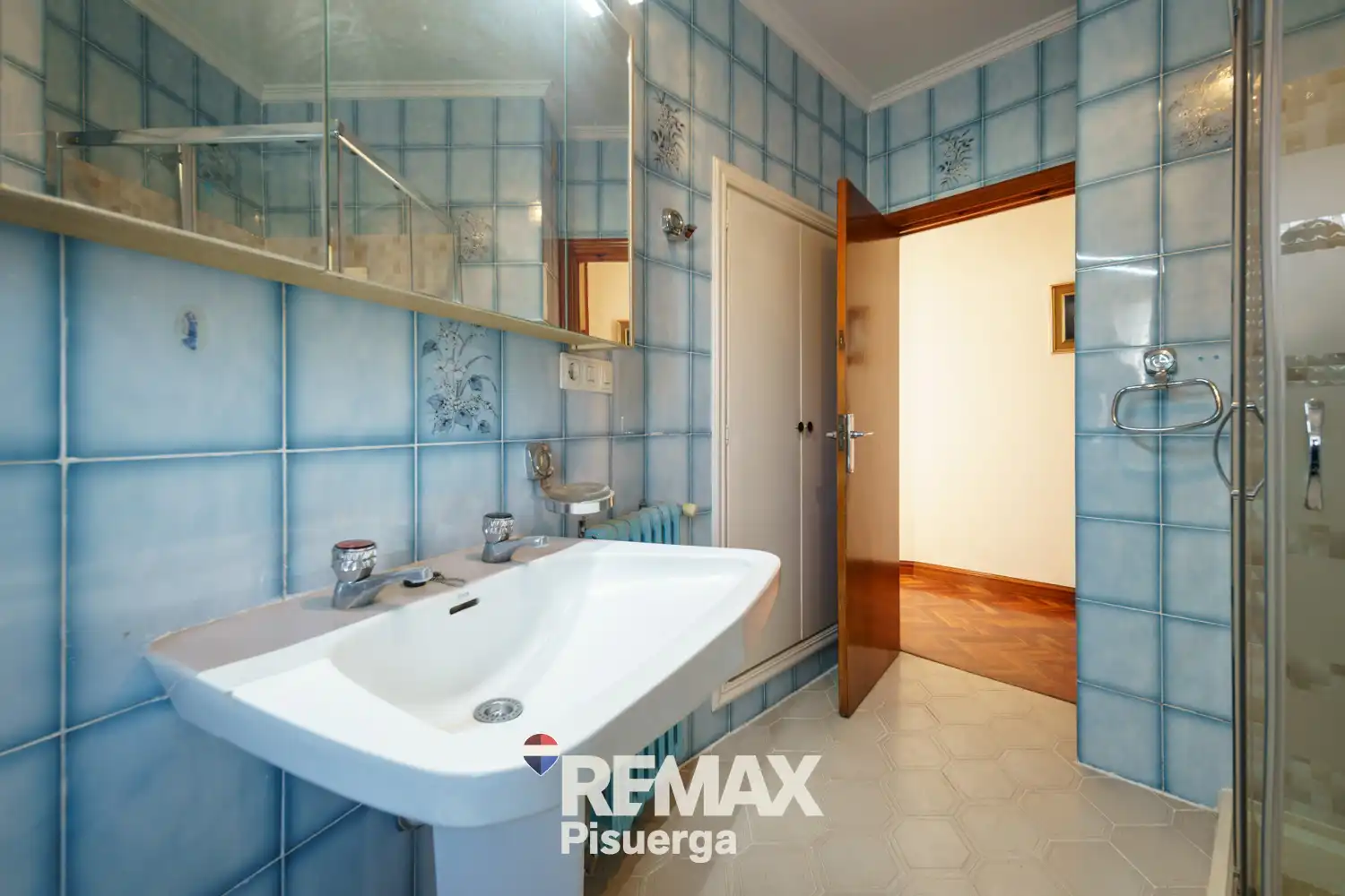 Bany de Casa o xalet en venda en Venta de Baños amb Jardí privat, Terrassa i Traster