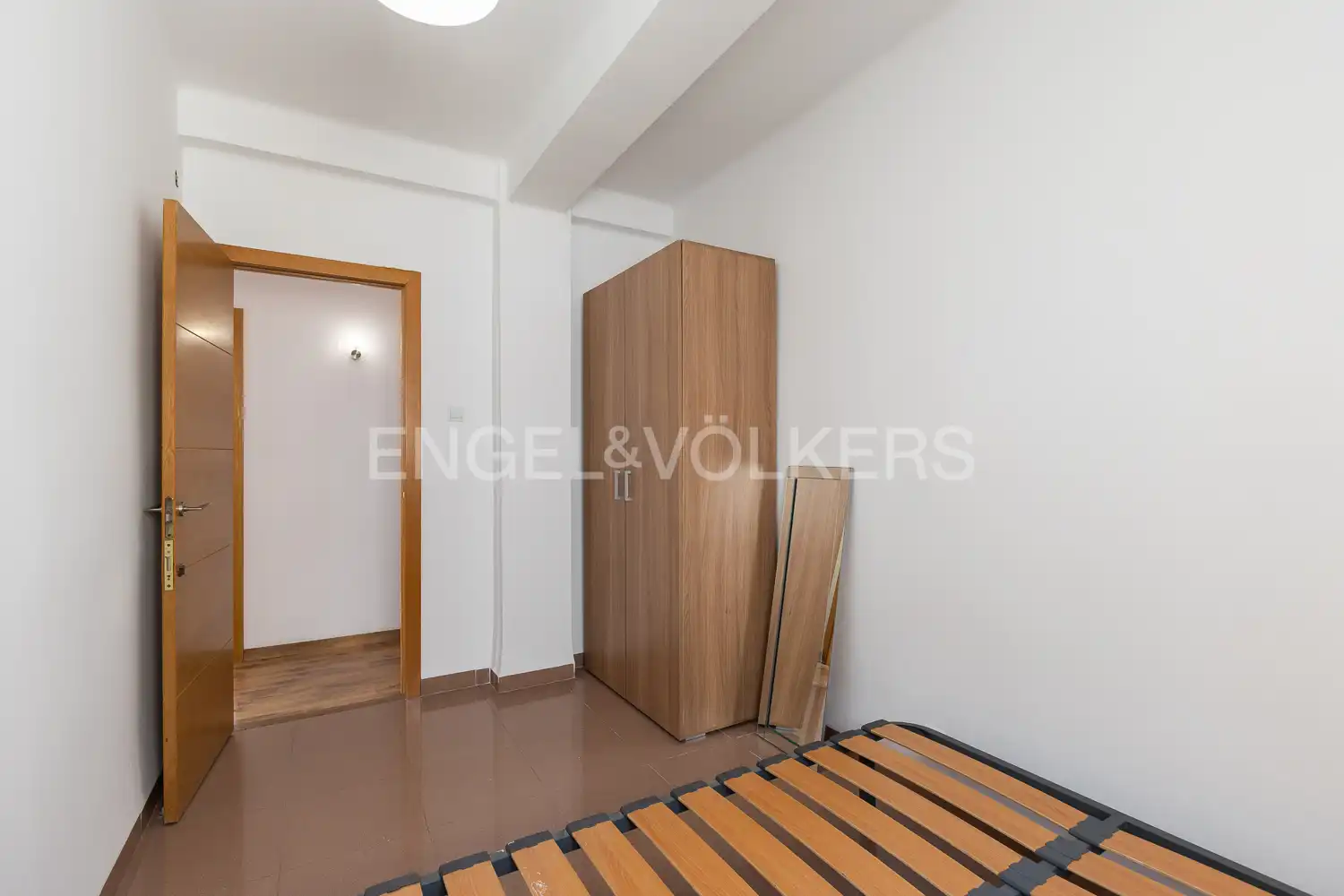 Schlafzimmer von Dachboden zur Miete in Valencia mit Heizung, Terrasse und Abstellraum