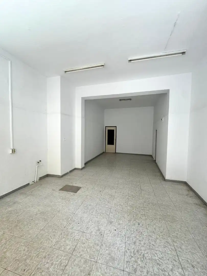 Gewerbefläche zum Verkauf in Calle Santa Ana 47, imagen 3