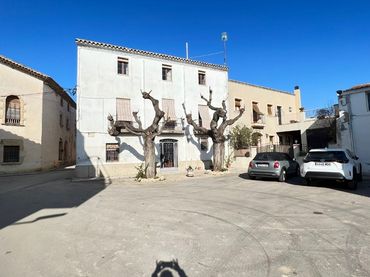 Casa amb balcó en venda a de Sant Jaume