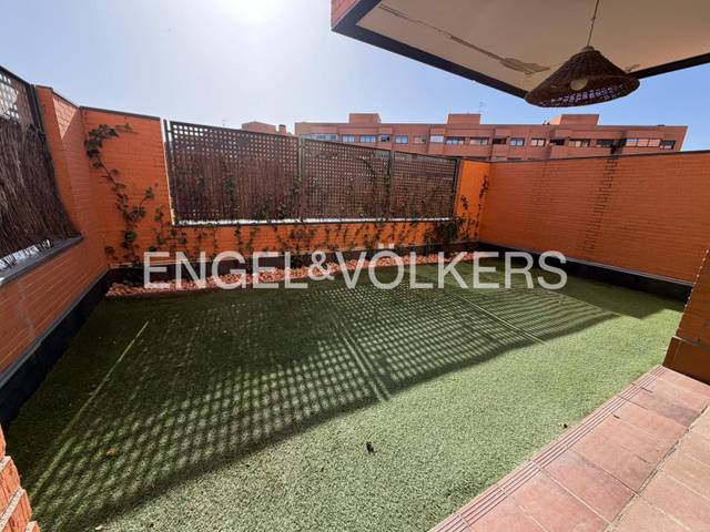 Piso en Alquiler en Dehesa Vieja - Puente Cultural