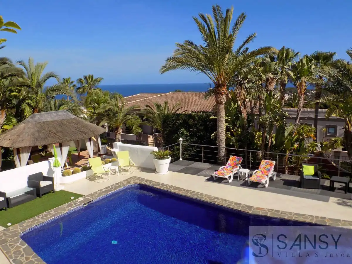 Detached house with pool for sale in Paichi