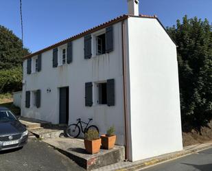 Vista exterior de Casa o xalet de lloguer en Ortigueira amb Terrassa