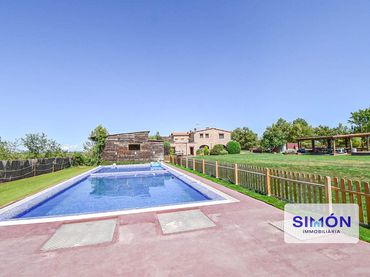 Landhaus mit Balkon zum Verkauf in Sant Pere Sallavinera