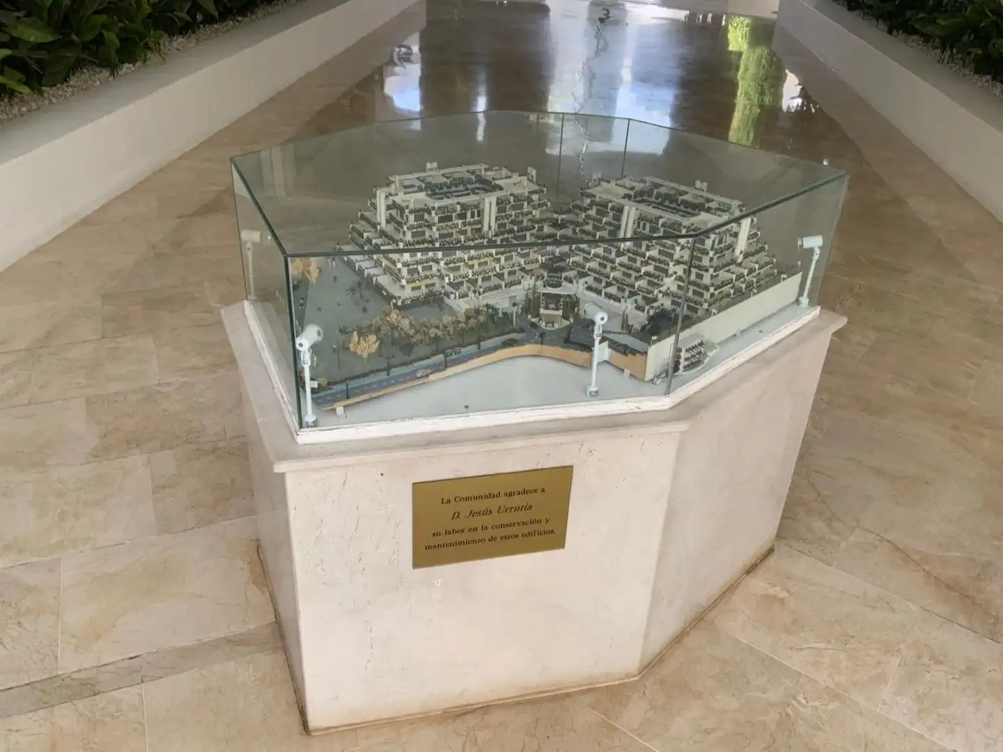 Vista exterior de Dúplex en venda en Marbella amb Aire condicionat, Terrassa i Piscina