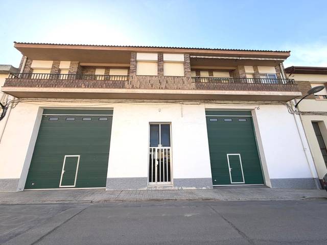 Casa-chalet en Venta en Calle Valencia en Binéfar